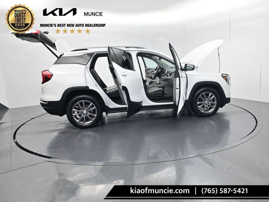 Used 2024 GMC Terrain SLT w/ Infotainment Package II FWD image 60