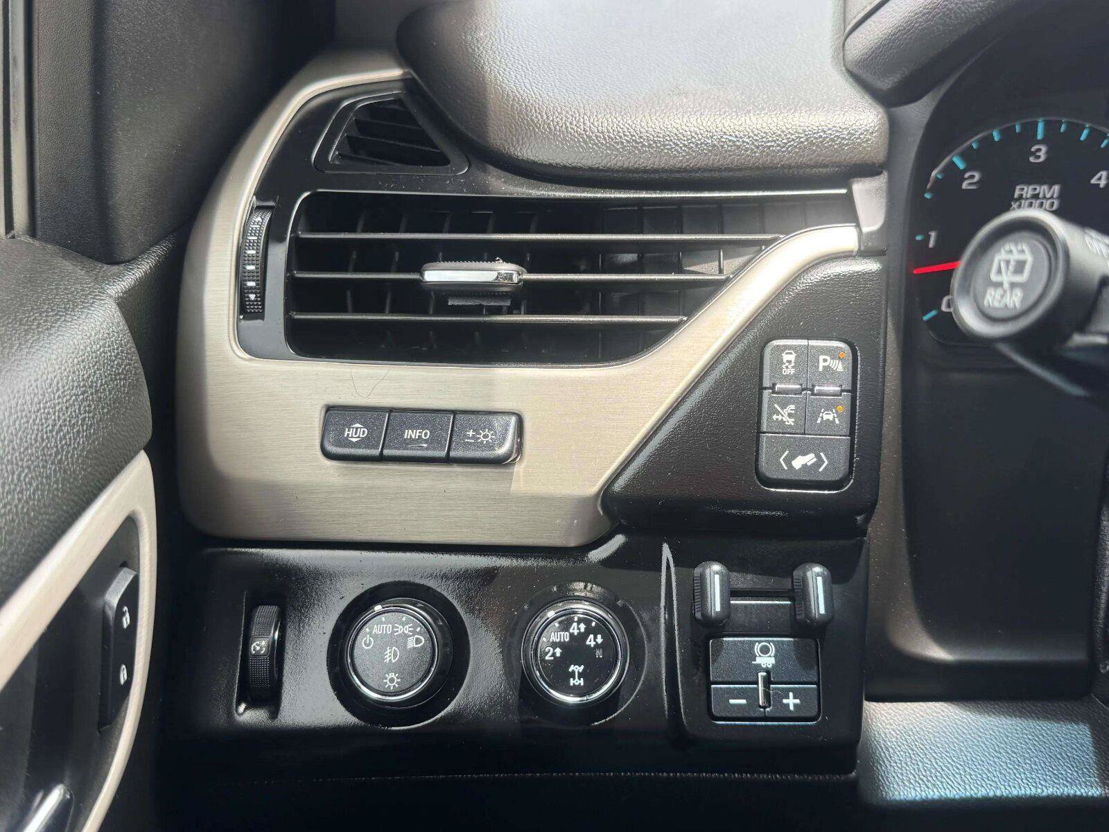 Used 2019 GMC Yukon Denali w/ Denali Ultimate Package AWD/4WD image 25