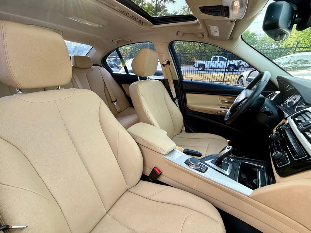 Used 2018 BMW 320i Sedan RWD image 27