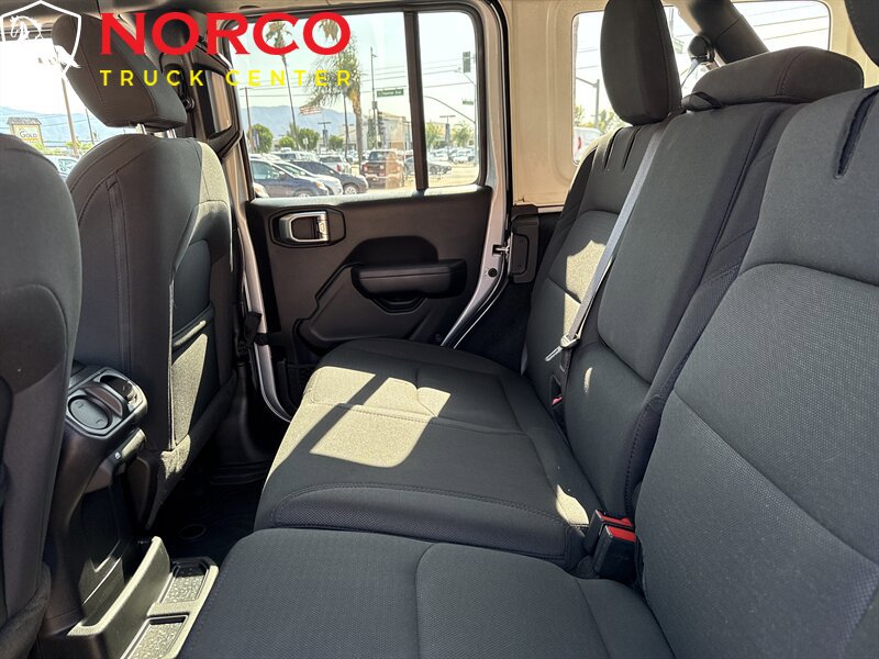 Used 2023 Jeep Wrangler Unlimited w/ Cold Weather Group AWD/4WD image 13