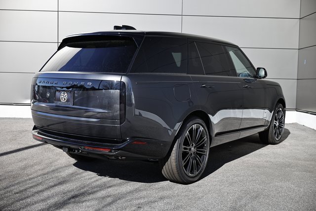 New 2025 Land Rover Range Rover Long Wheelbase SE image 16