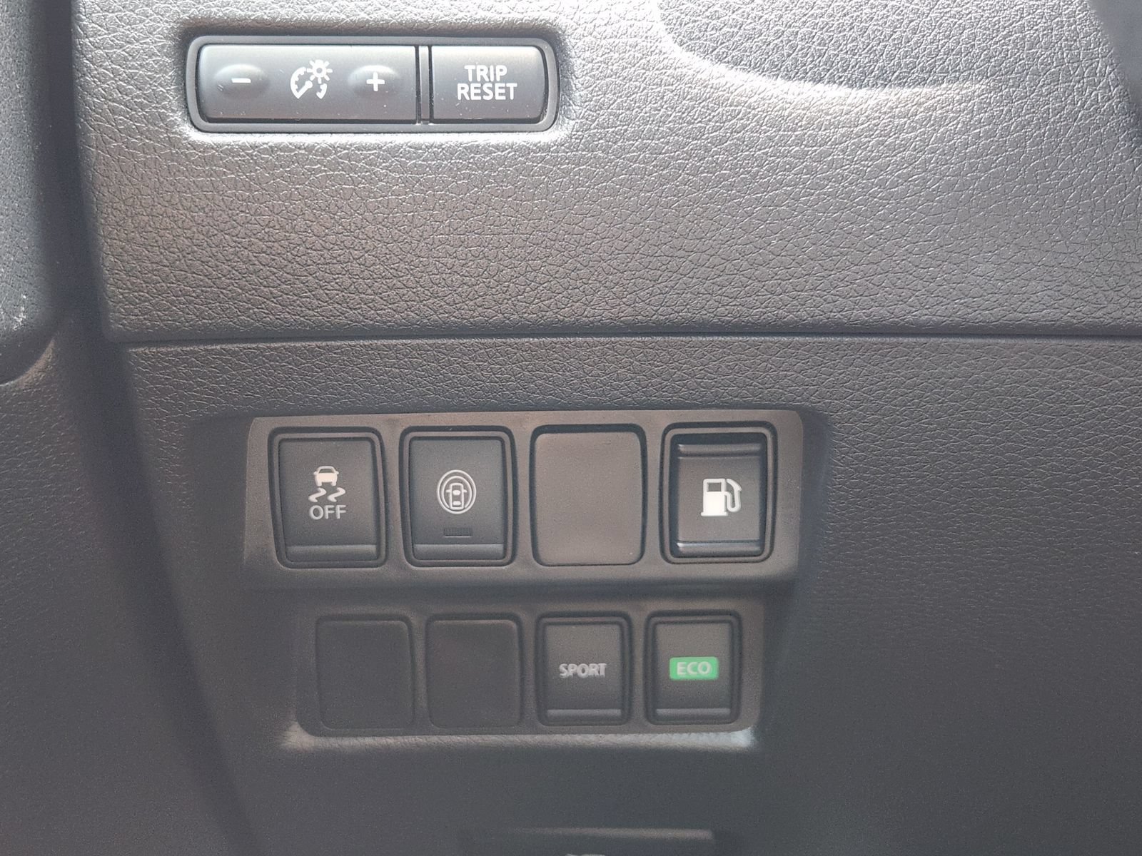 Used 2019 Nissan Rogue S FWD image 25