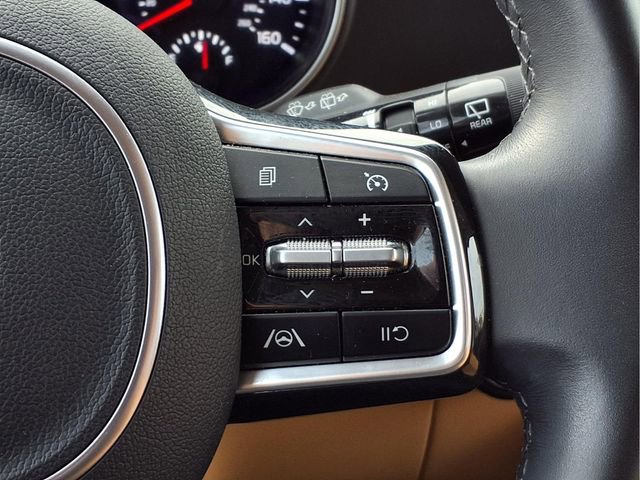 Used 2024 Kia Carnival LX image 14