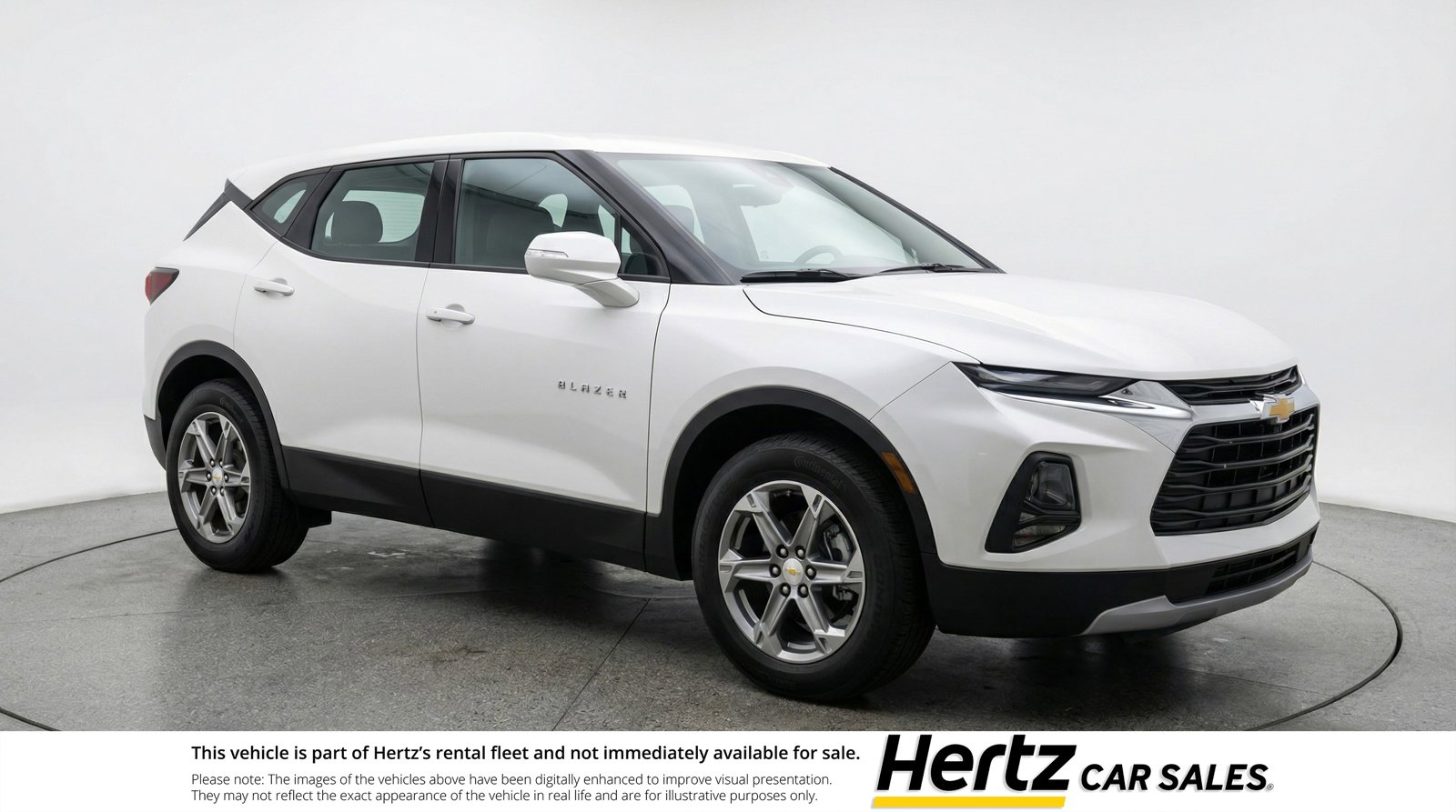 Used 2025 Chevrolet Blazer LT FWD image 1