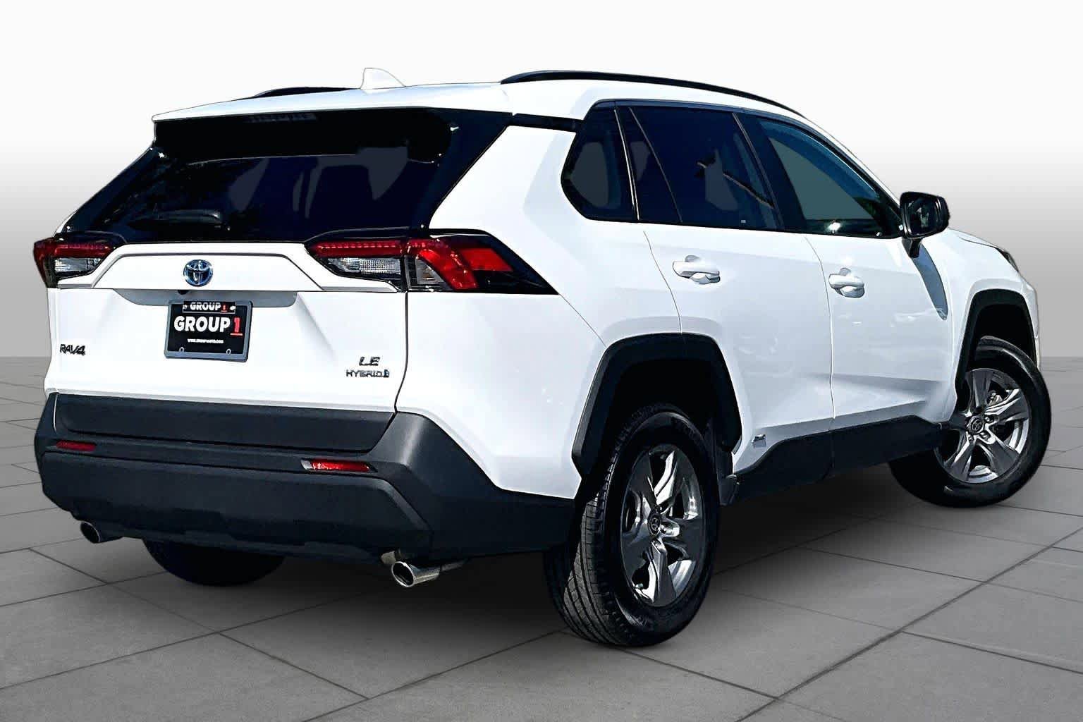 Used 2024 Toyota RAV4 LE AWD/4WD image 13