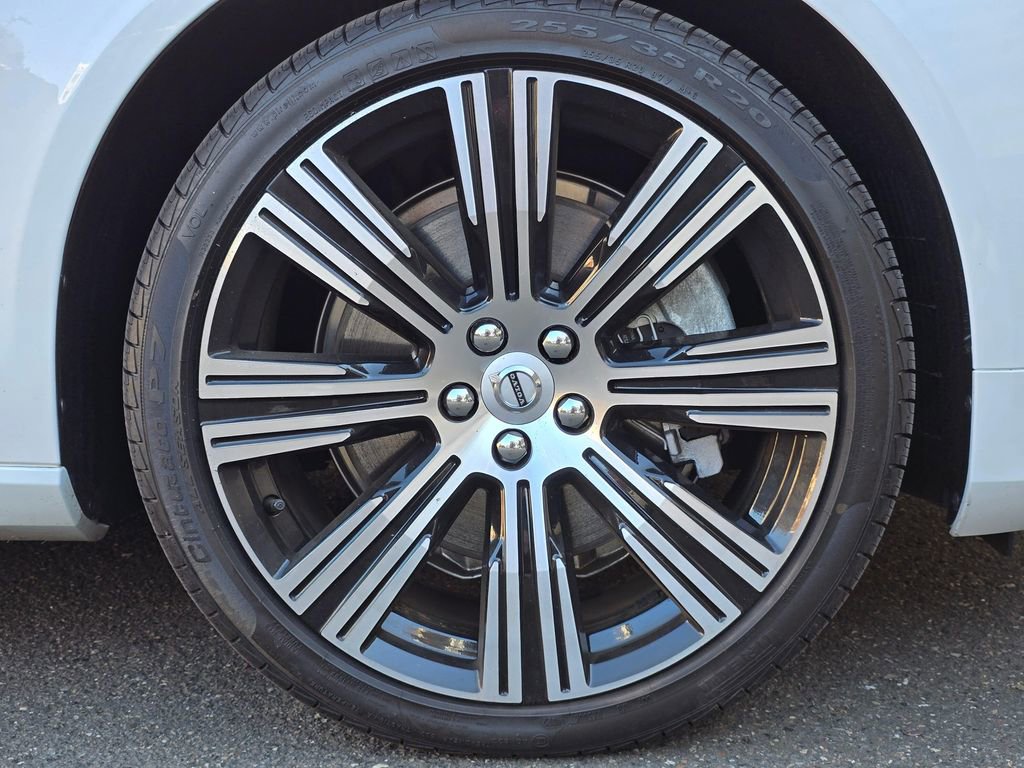 New 2025 Volvo S90 B6 Plus w/ Protection Package Premier image 9