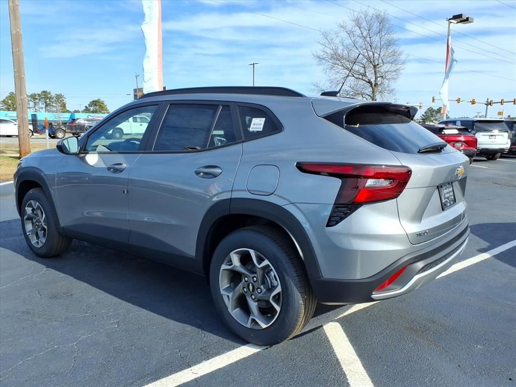 New 2026 Chevrolet Trax LT w/ Driver Confidence Package image 5