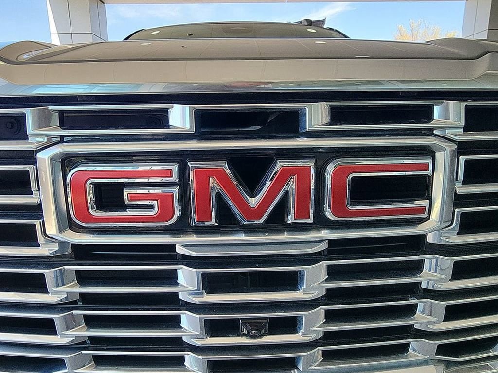 Certified 2025 GMC Yukon Denali image 31