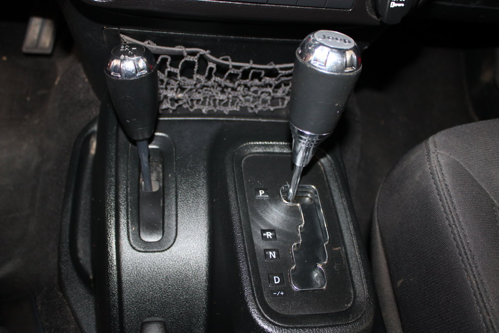 Used 2018 Jeep Wrangler Unlimited Sport S AWD/4WD image 38