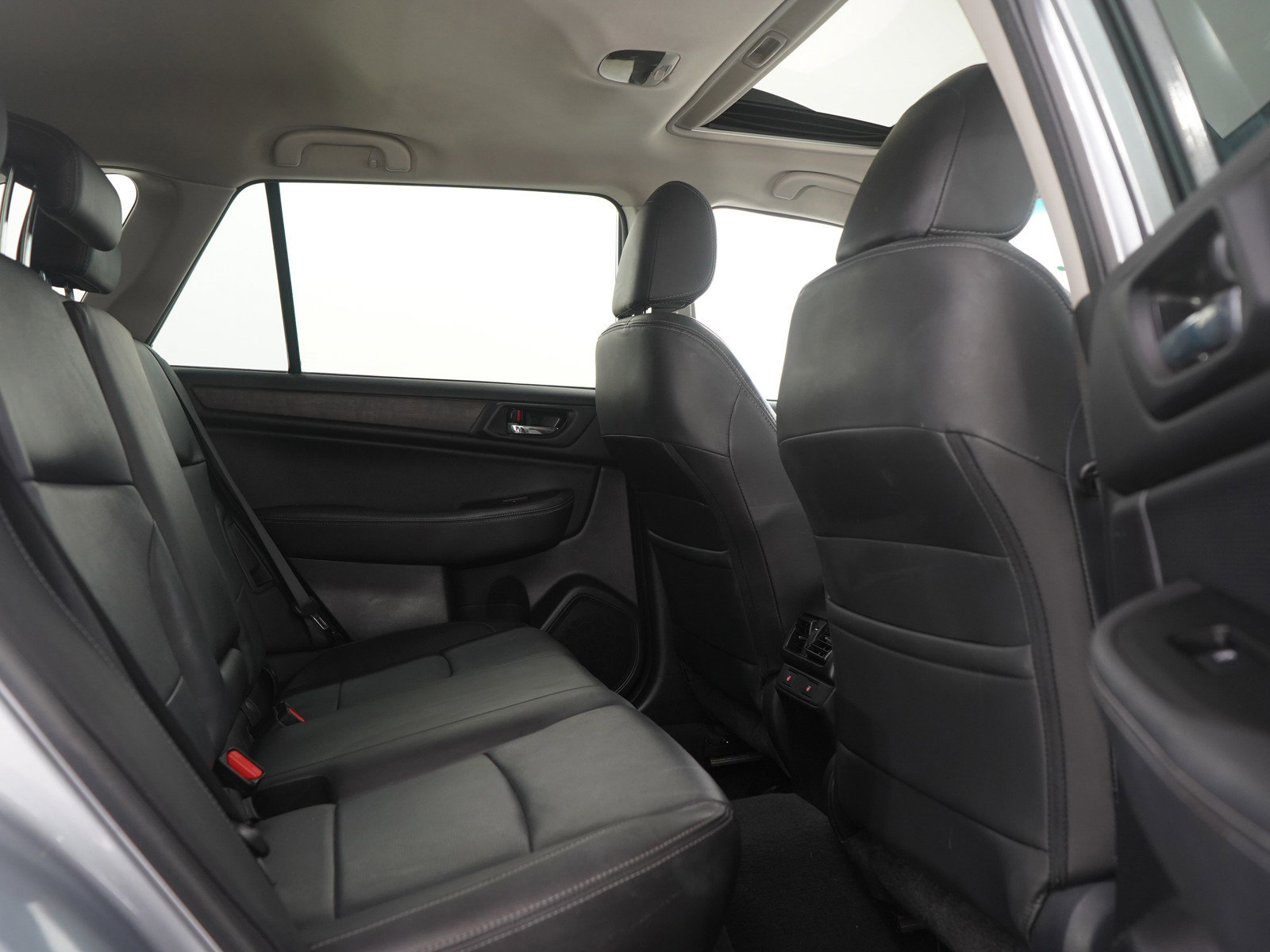 Used 2017 Subaru Outback 2.5i Limited image 12