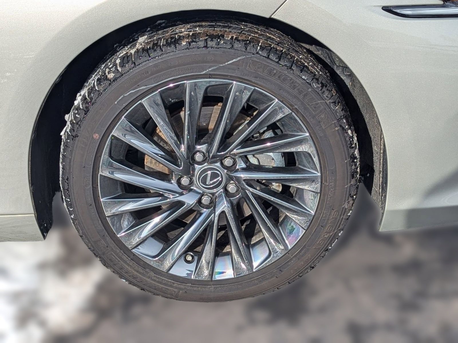 Certified 2025 Lexus ES 300h w/ Luxury Package image 12