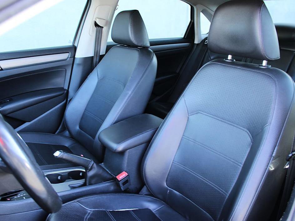 Used 2014 Volkswagen Passat 1.8T SE image 10