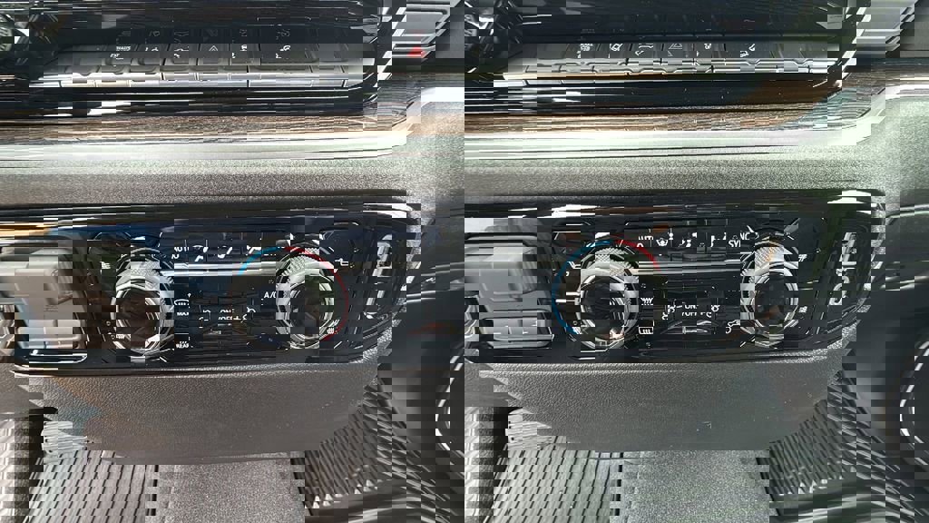 New 2026 Chevrolet Silverado 2500 LT w/ Convenience Package image 32