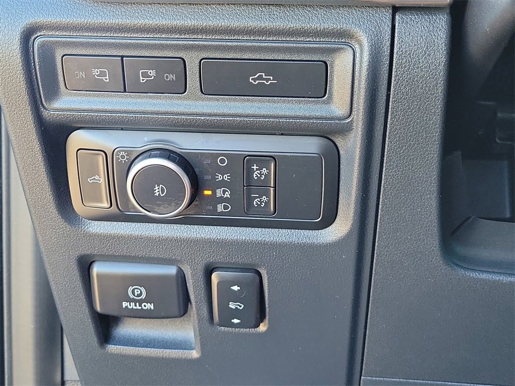 Used 2021 Ford F150 Lariat w/ Max Trailer Tow Package image 23