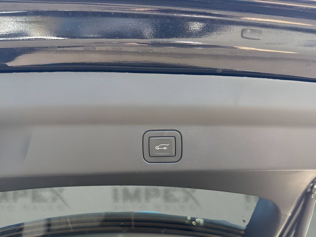Used 2025 Cadillac Escalade IQ Luxury 2 w/ LPO, Premium Carpet Package AWD/4WD image 31