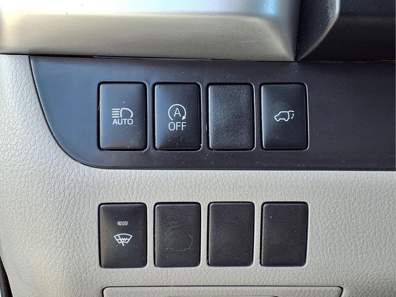 Used 2019 Toyota Highlander Plus AWD/4WD image 17