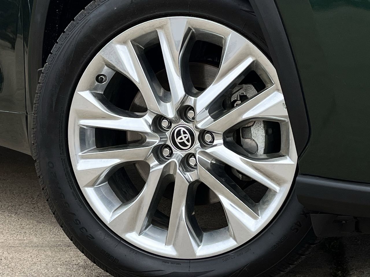 Used 2024 Toyota Highlander Limited image 31