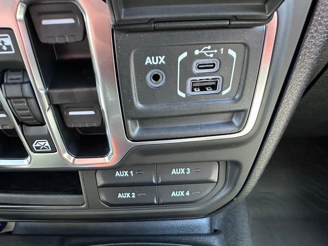 New 2025 Jeep Gladiator Sport AWD/4WD image 29