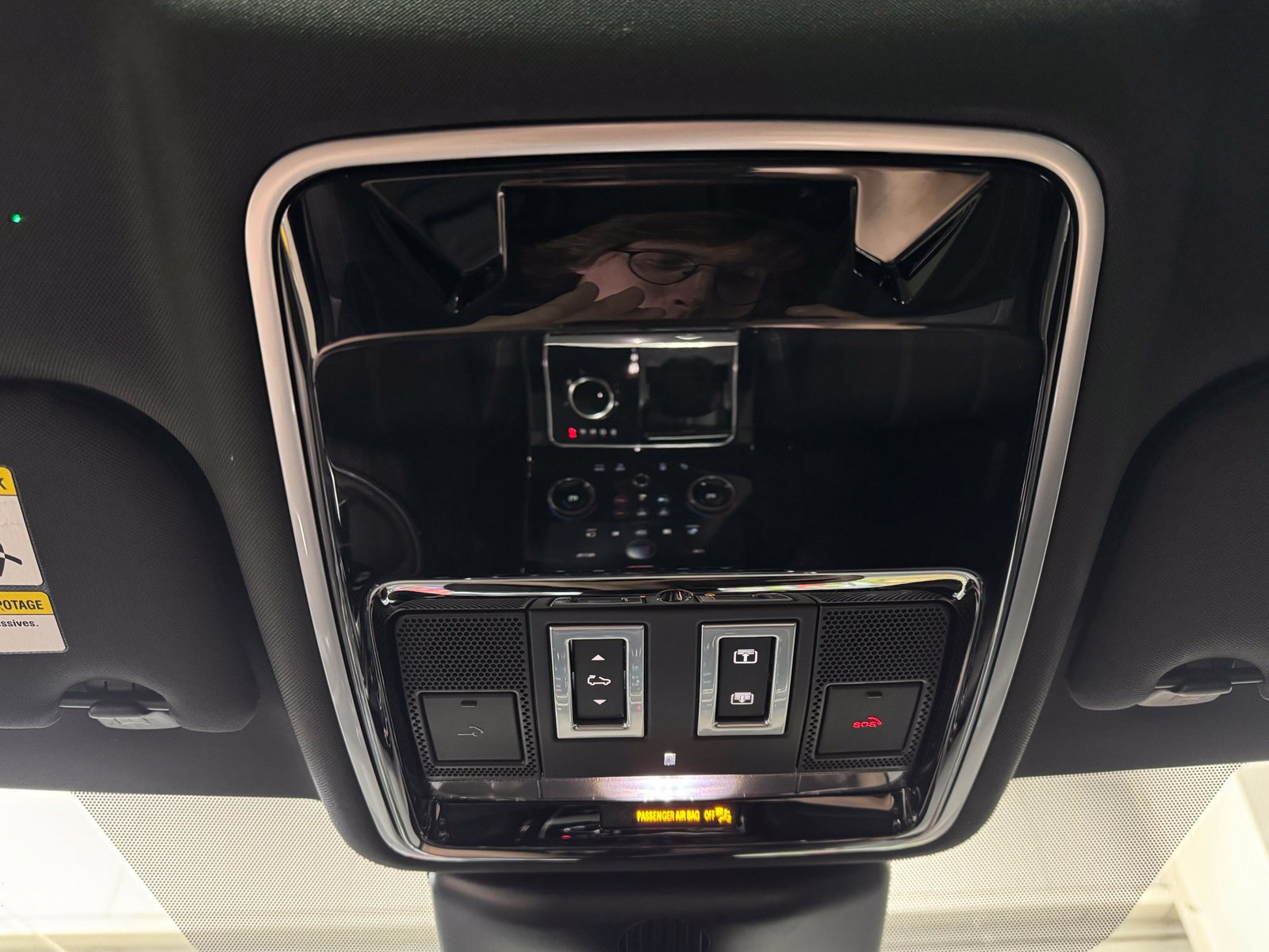 Used 2020 Land Rover Range Rover Velar R-Dynamic S AWD/4WD image 31