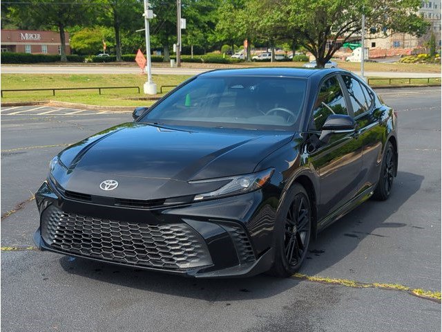 Used 2025 Toyota Camry SE FWD image 1