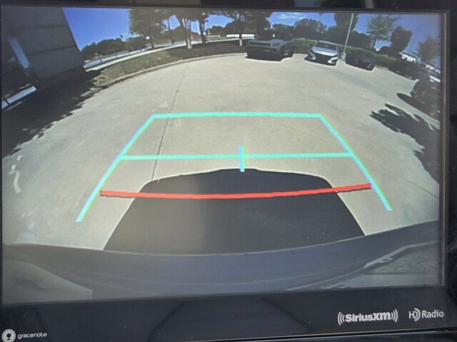 Used 2020 Toyota Highlander XLE image 30