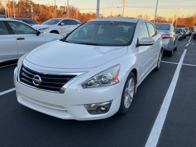 Used 2013 Nissan Altima 2.5 SL w/ Technology Pkg image 12