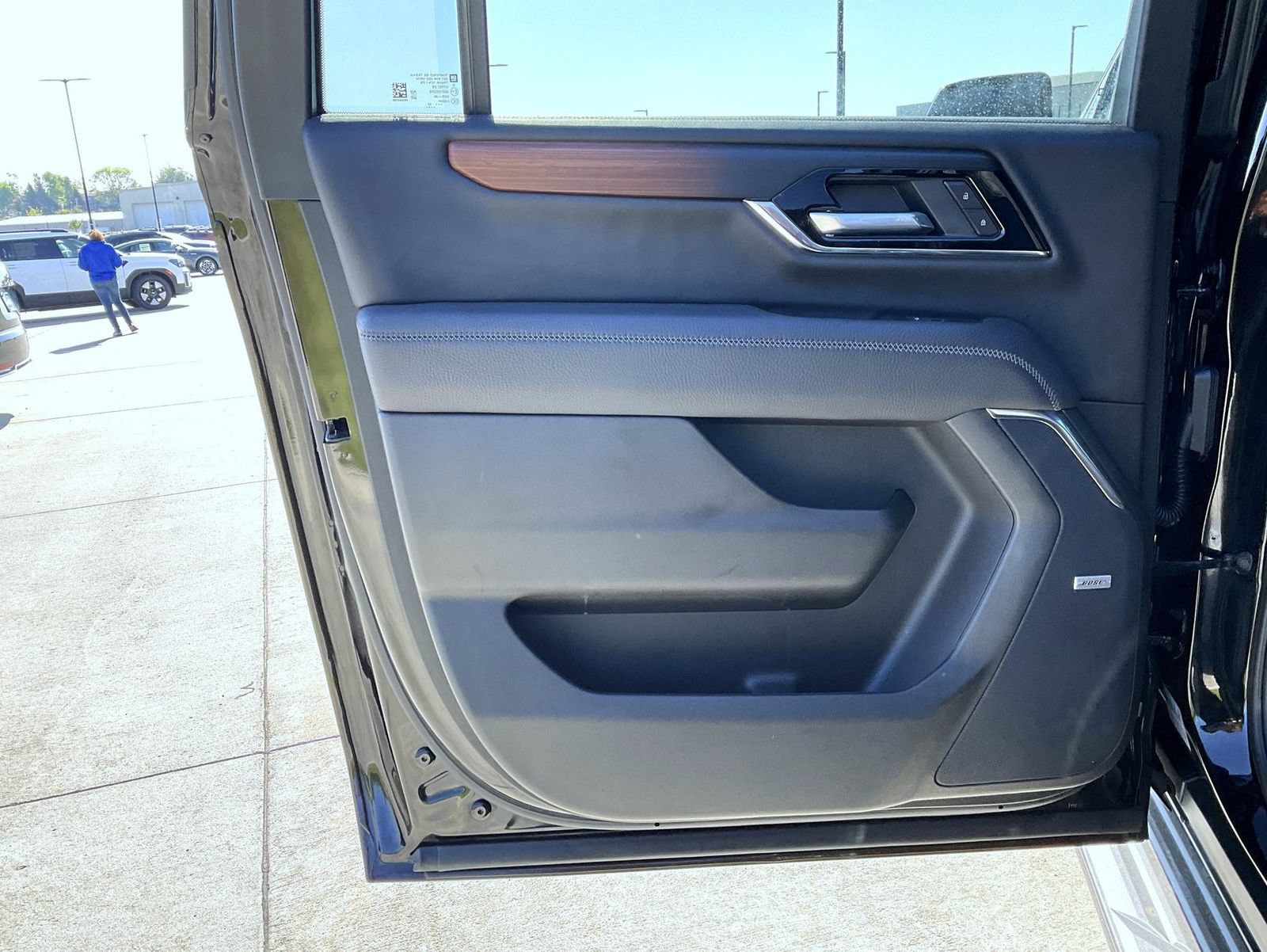 Used 2025 GMC Yukon XL Denali AWD/4WD image 22