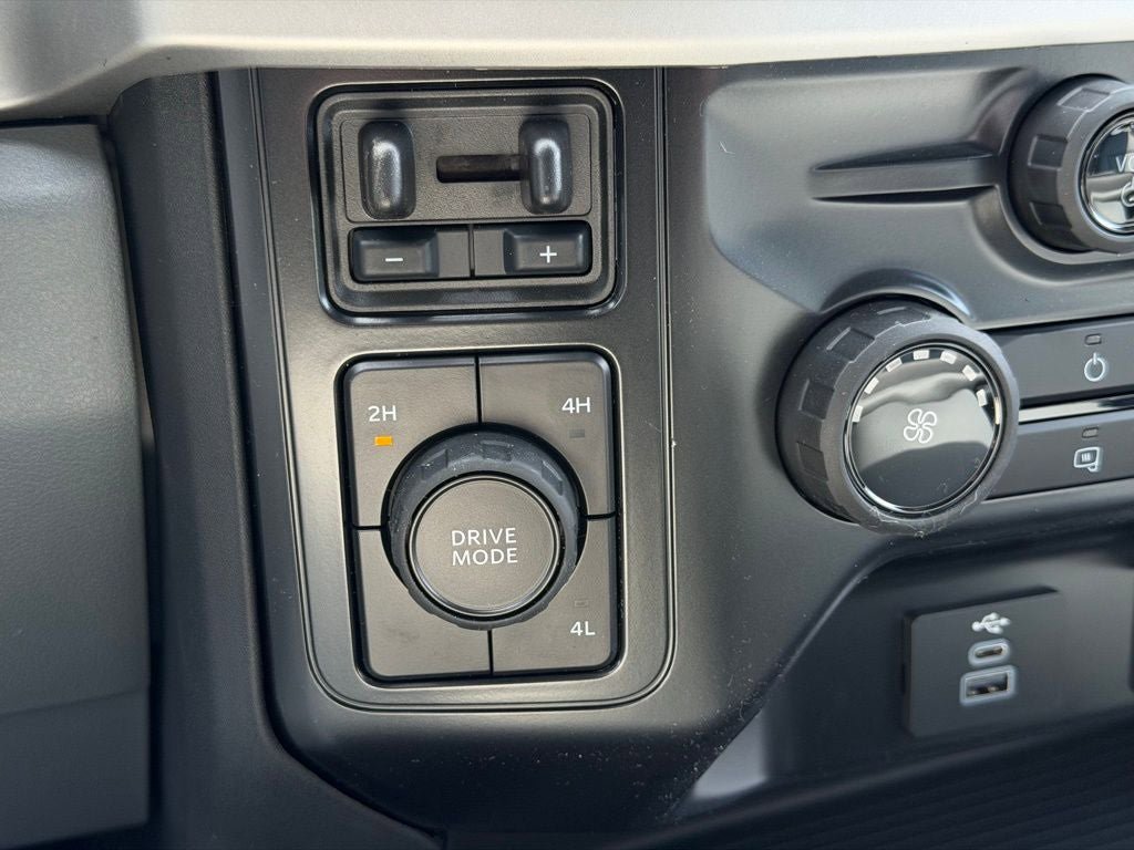 New 2026 Ford F550 4x4 Crew Cab image 35