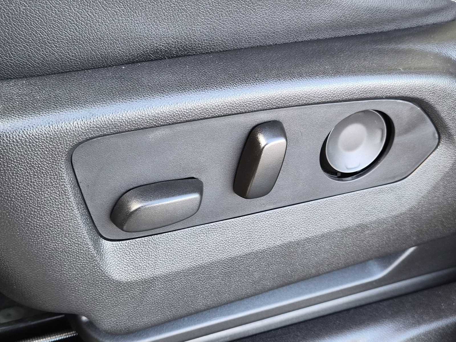 Used 2021 Chevrolet Suburban Premier image 16