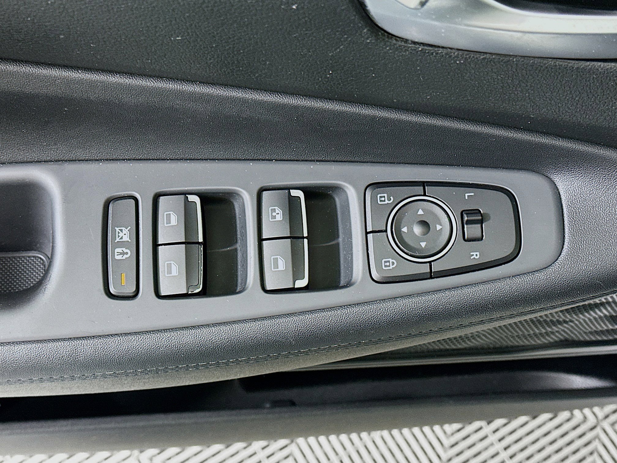 Used 2019 Hyundai Santa Fe SE FWD image 15