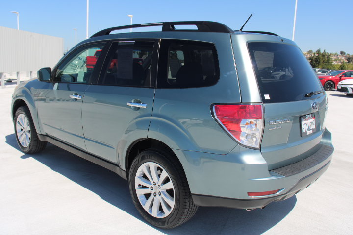 Used 2012 Subaru Forester 2.5X Premium w/ All-Weather Pkg AWD/4WD image 5