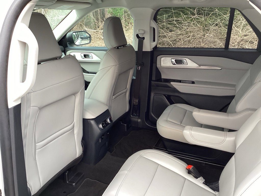 Used 2025 Ford Explorer Active w/ Active Comfort Package image 42