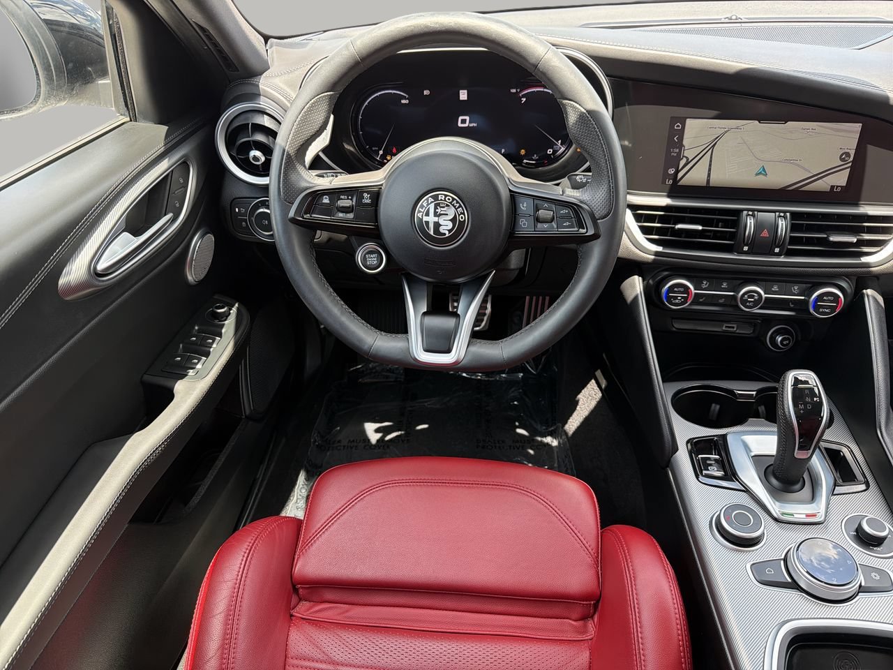 Used 2024 Alfa Romeo Giulia Veloce RWD image 13