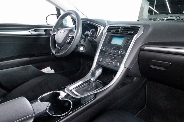 Used 2014 Ford Fusion SE image 25