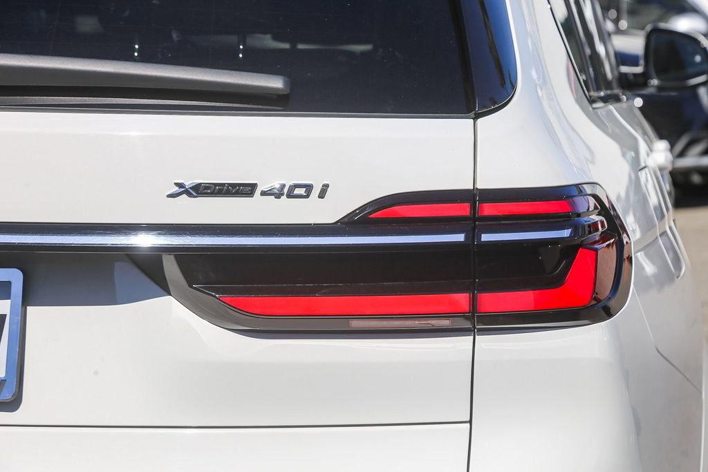 Certified 2023 BMW X7 xDrive40i w/ M Sport Package AWD/4WD image 7
