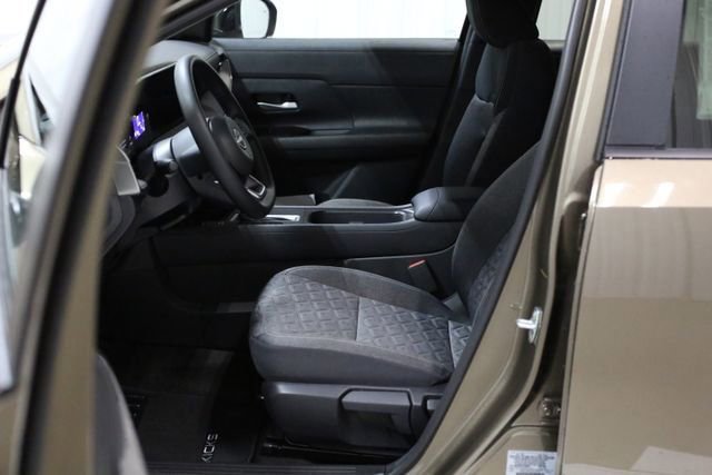 New 2026 Nissan Kicks SV image 8