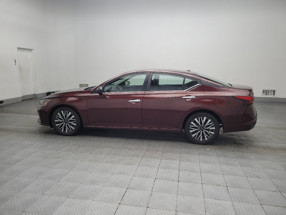 Used 2024 Nissan Altima 2.5 SV image 3