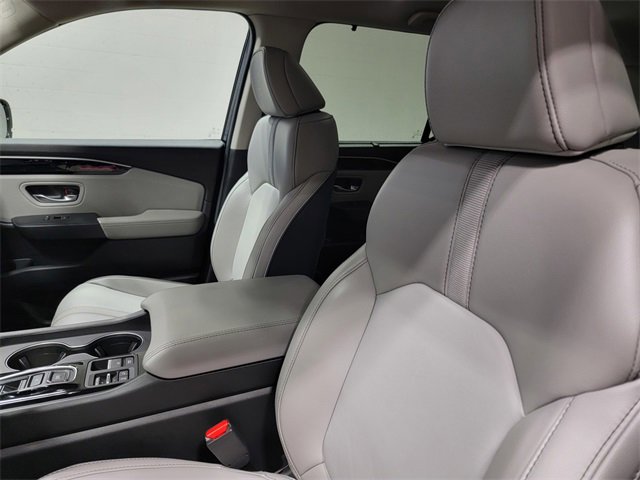 Used 2025 Honda Pilot EX-L image 13