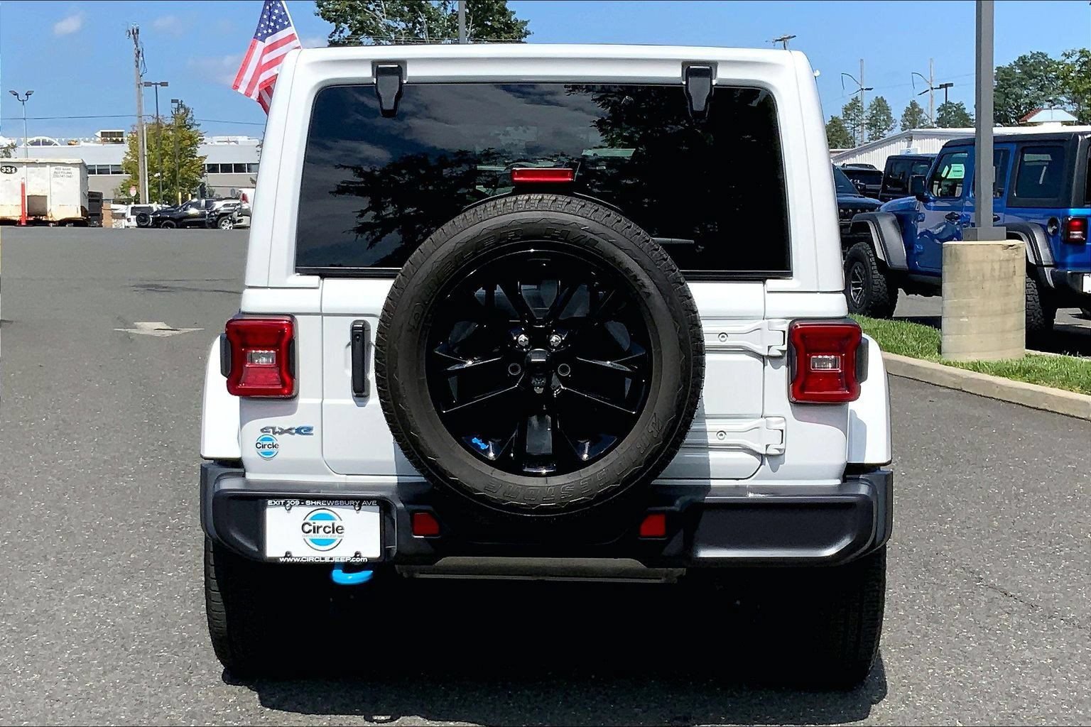 Used 2022 Jeep Wrangler Unlimited Sahara w/ Cold Weather Group AWD/4WD image 4
