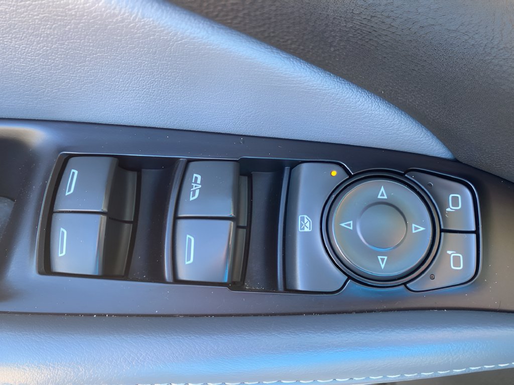 Used 2019 Buick Enclave Essence FWD image 11