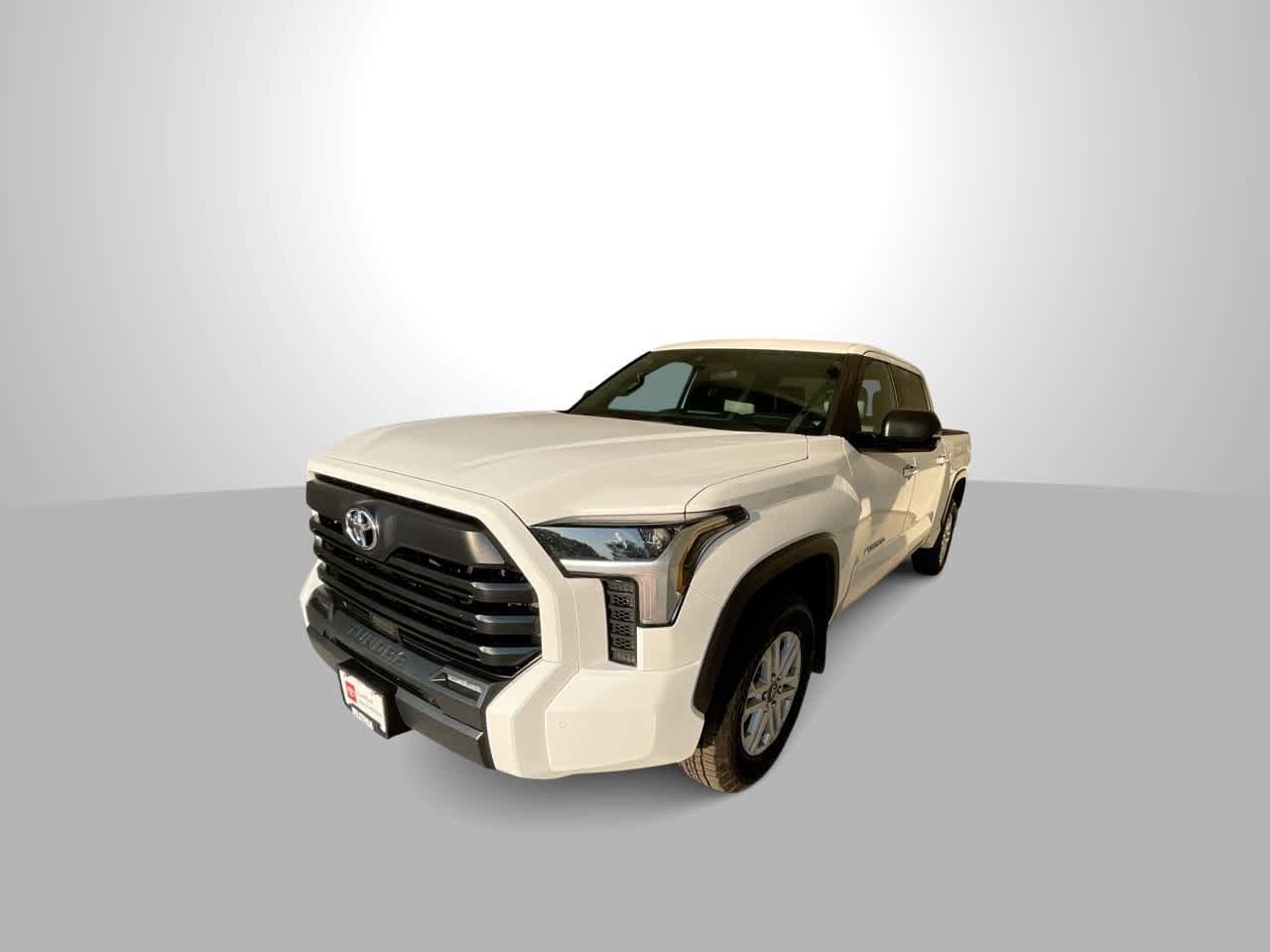 Used 2025 Toyota Tundra SR5 w/ SR5 Premium Package AWD/4WD image 4