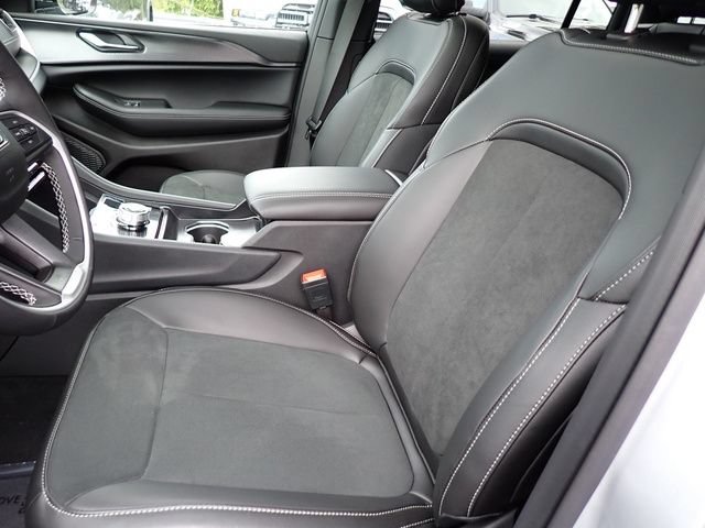 New 2025 Jeep Grand Cherokee L Altitude AWD/4WD image 10