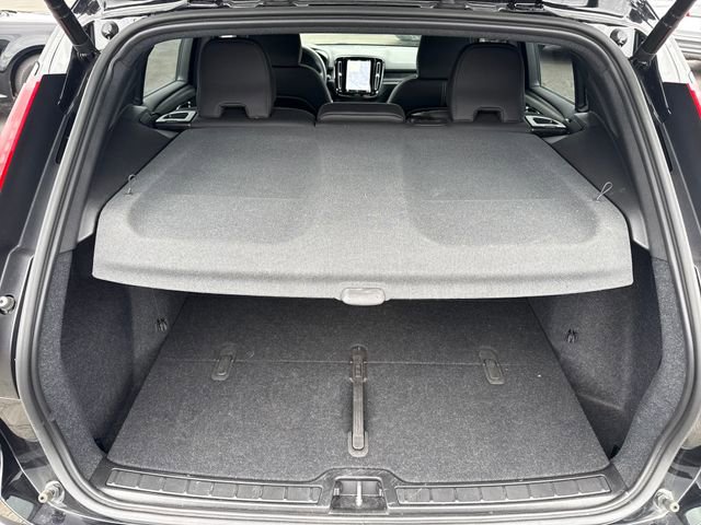 Used 2023 Volvo XC40 Recharge Ultimate image 16