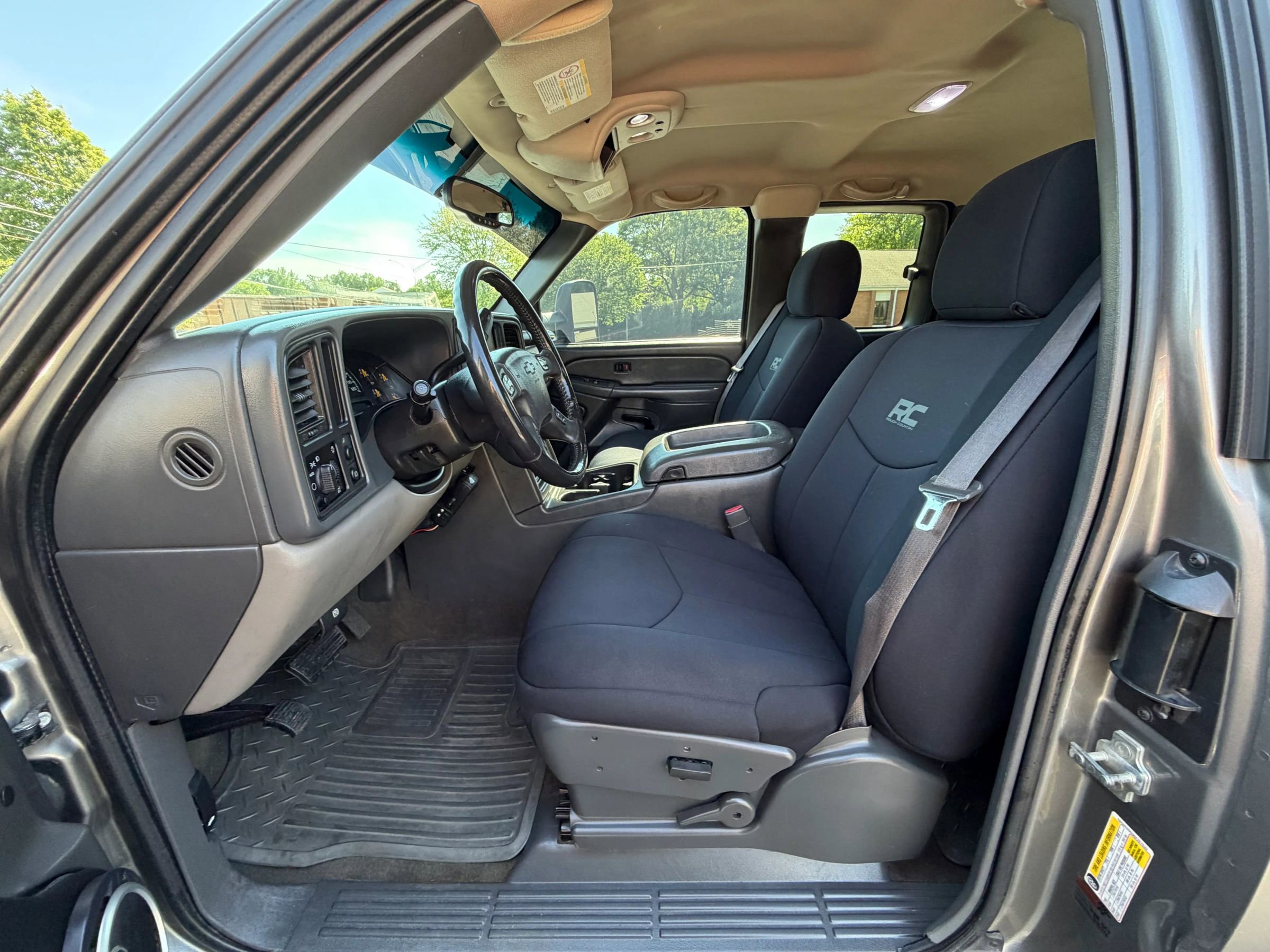 Used 2006 Chevrolet Silverado 2500 LT w/ Heavy-Duty Power Package image 15