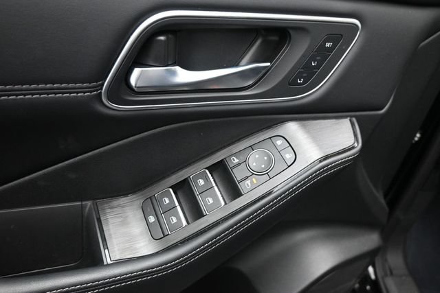 Used 2026 Nissan Rogue Platinum w/ Platinum Premium Package AWD/4WD image 23