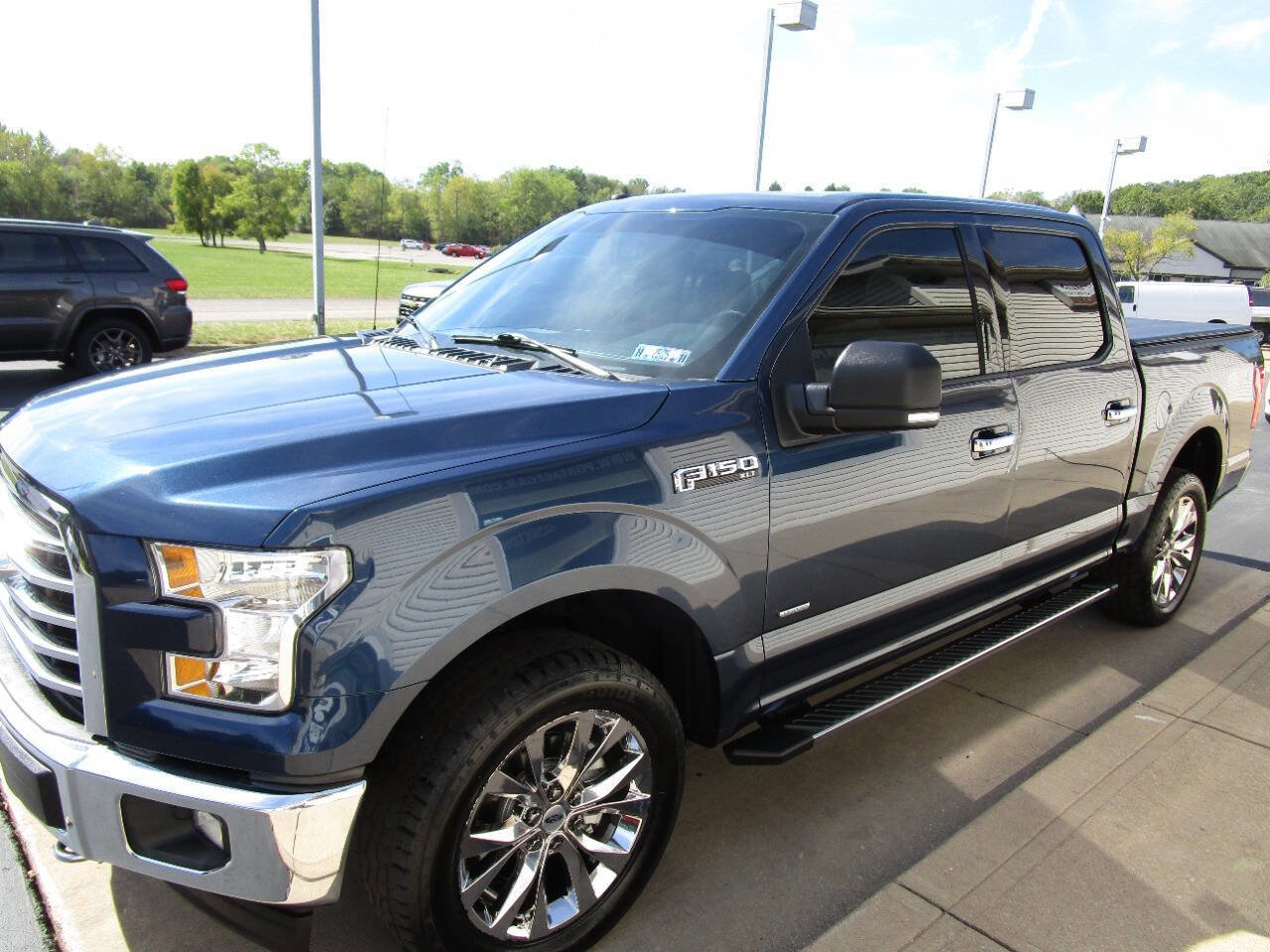 Used 2017 Ford F150 XLT w/ Equipment Group 302A Luxury image 5