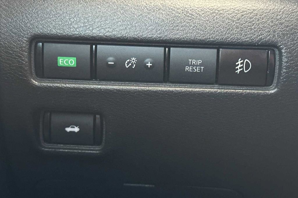 Used 2020 Nissan Sentra SV w/ Electronics Package image 28