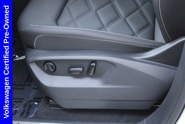 Used 2025 Volkswagen Atlas Cross Sport SE w/ Panoramic Sunroof Package image 18