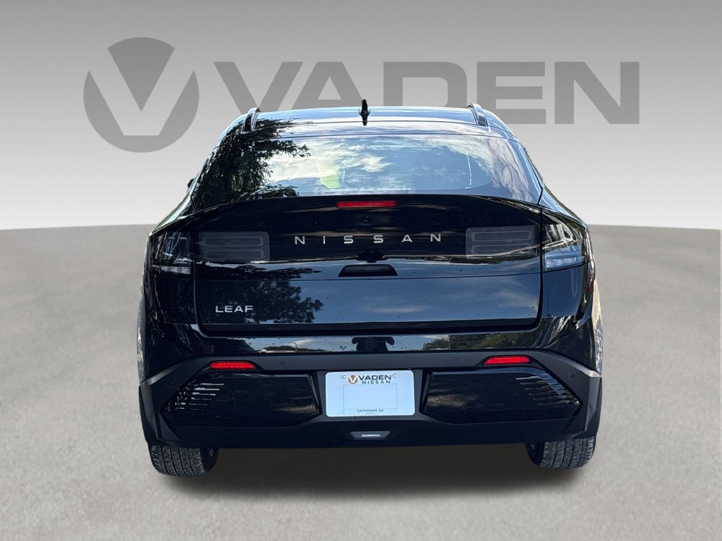 New 2026 Nissan Leaf Platinum+ w/ Cargo Package (Platinum+) FWD image 24