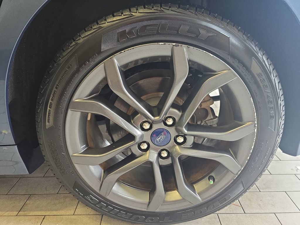 Used 2018 Ford Fusion SE w/ Equipment Group 201A FWD image 32